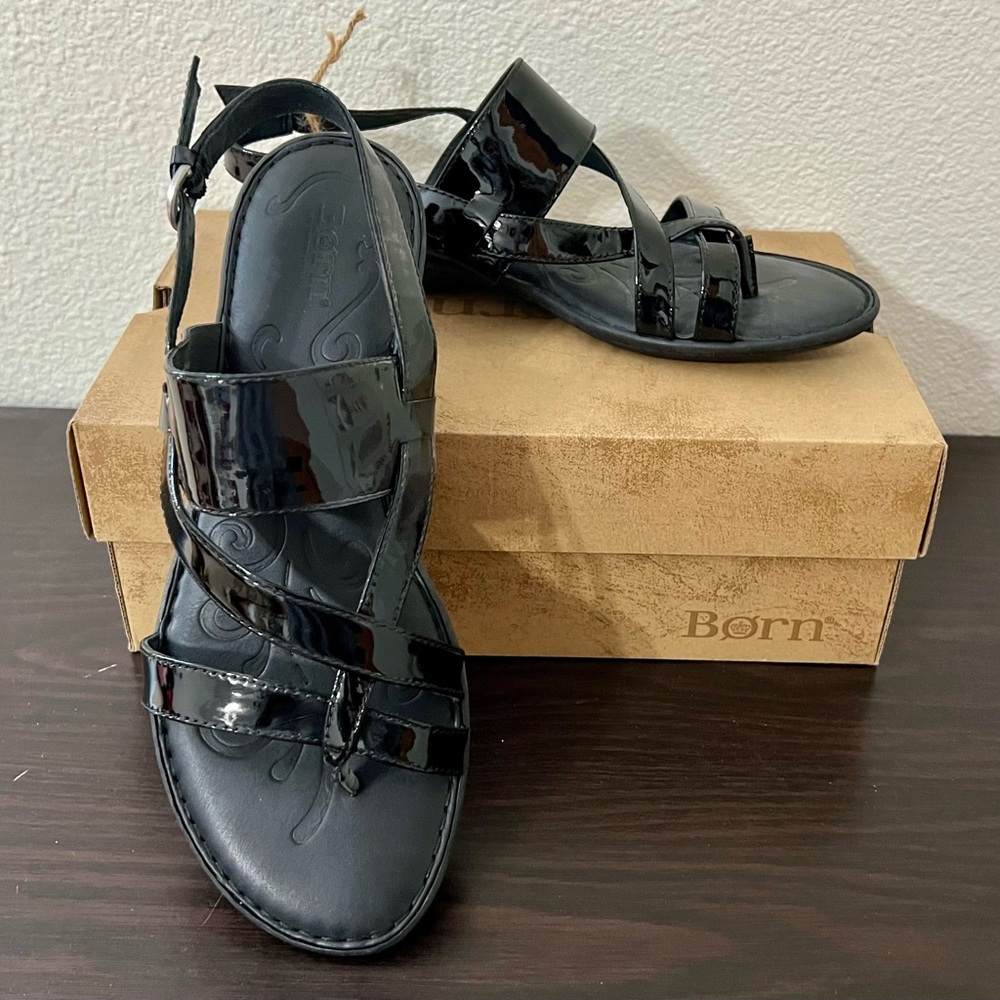 NIB Born Minda Black Patent Sandals Size 11 - Picture 2 of 3